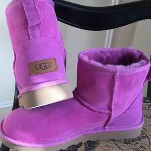 SOLD UGG  
Women's Classic Mini Ii Winter Boot